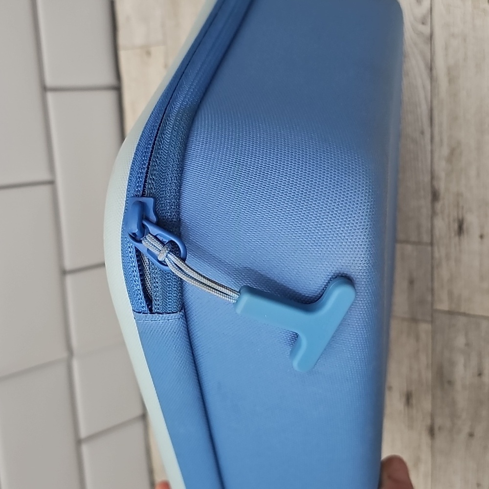 Hydro Flask Sky Blue Lunchbox with Royal Blue Trim - Picture 6 of 9
